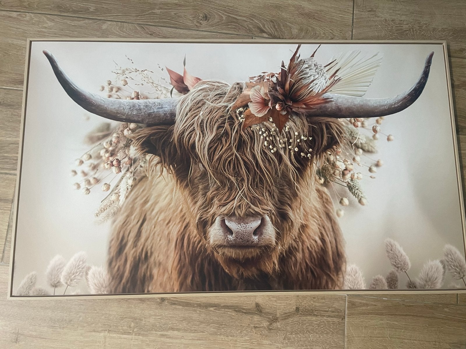 Schilderij Schotse Hooglander met bloemenkrans, 50 – 75, Ophalen of Verzenden, Zo goed als nieuw, Schilderij