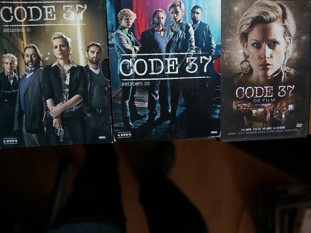 code 37   1   2   en de film, Vanaf 9 jaar, Ophalen of Verzenden, Gebruikt, Drama