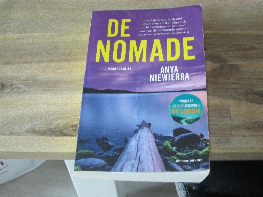 De Nomade - Anya Niewierra (Literaire Thriller), Boeken, Ophalen of Verzenden, Zo goed als nieuw, Nederland, Anya Niewierra