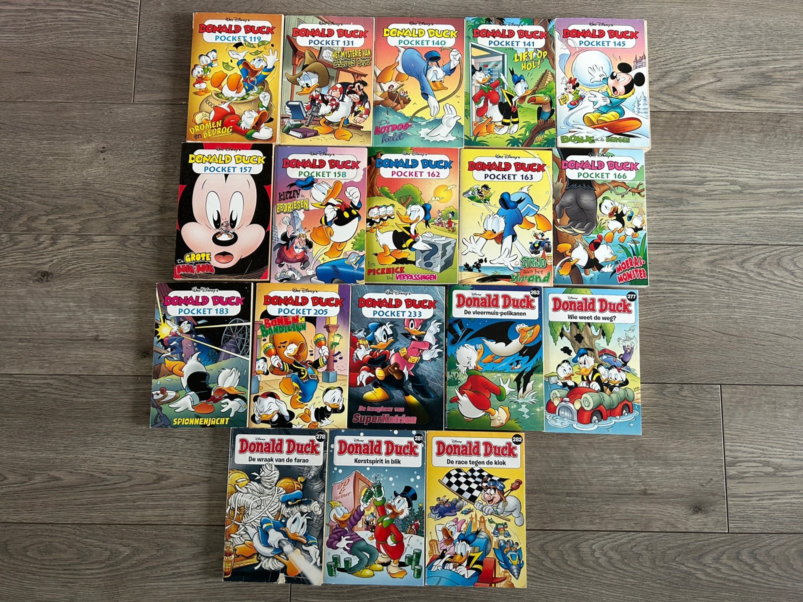Donald Duck Pockets 18x, Meerdere comics, Ophalen of Verzenden, Zo goed als nieuw, Europa