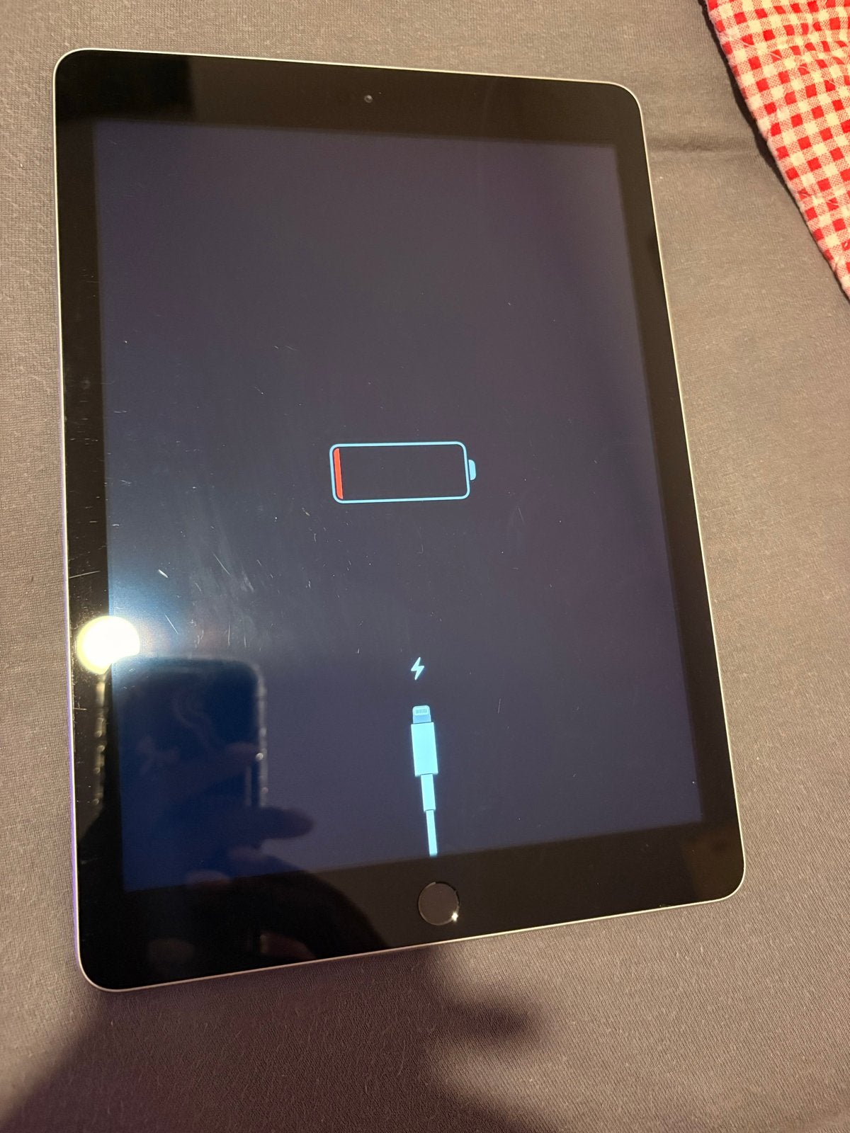 Apple iPad 5e Generatie Wifi (A1822) Spacegrijs met Touch ID, 9 inch, 32 GB, Apple iPad, Ophalen of Verzenden