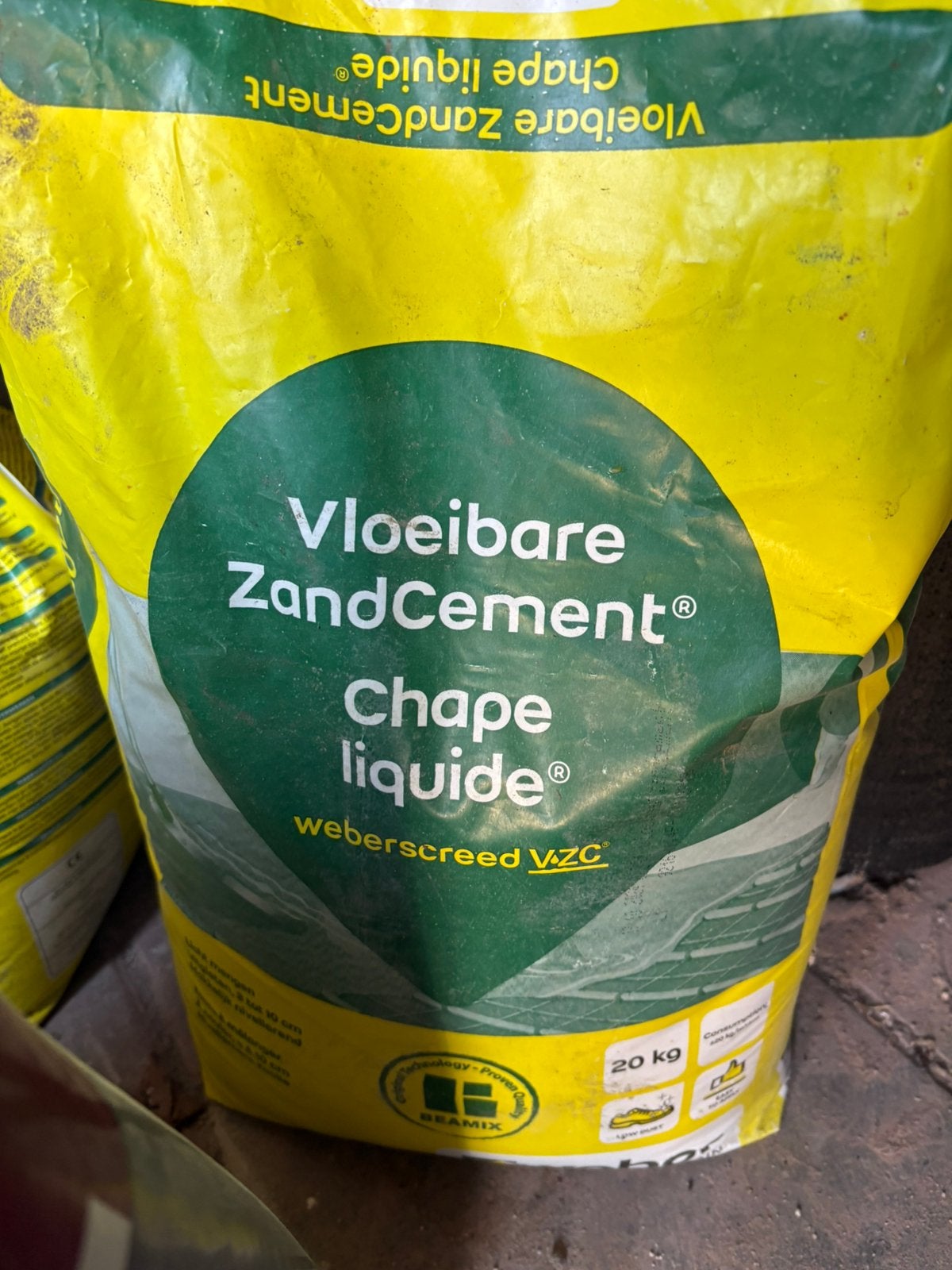 2st Vloeibaar ZandCement, Ophalen, Zo goed als nieuw