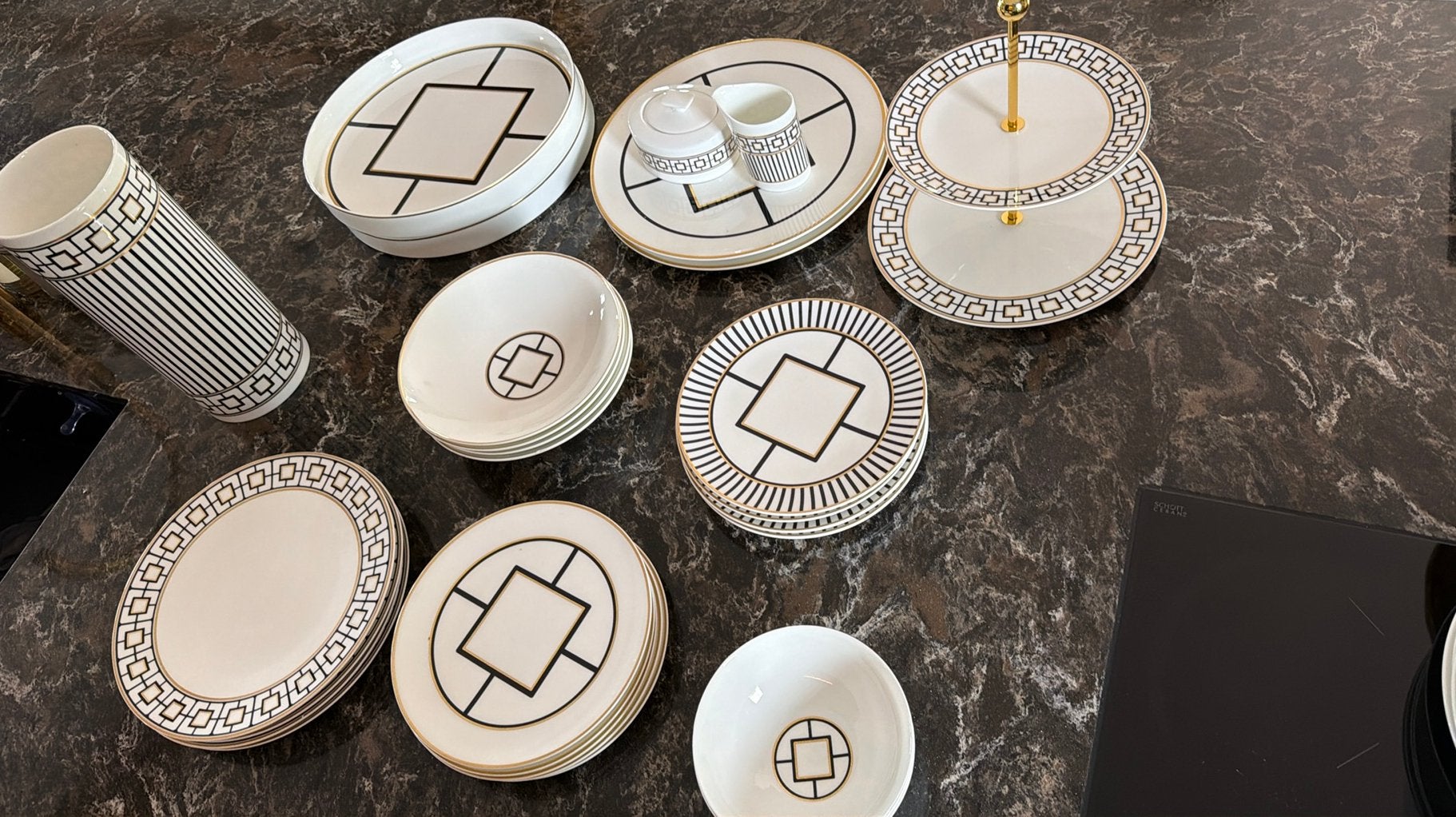 Villeroy en Boch Metro Chic Servies Set - Zo goed als nieuw, Huis en Inrichting, Keuken | Servies, Zo goed als nieuw, Compleet servies