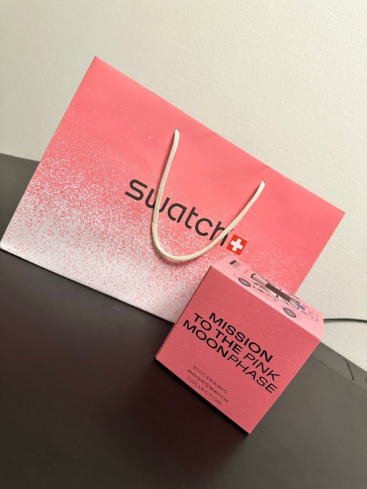 Swatch x Omega MoonSwatch Mission to the Pink Moonphase, Sieraden, Tassen en Uiterlijk, Polshorloge, Swatch, Nieuw, Kunststof