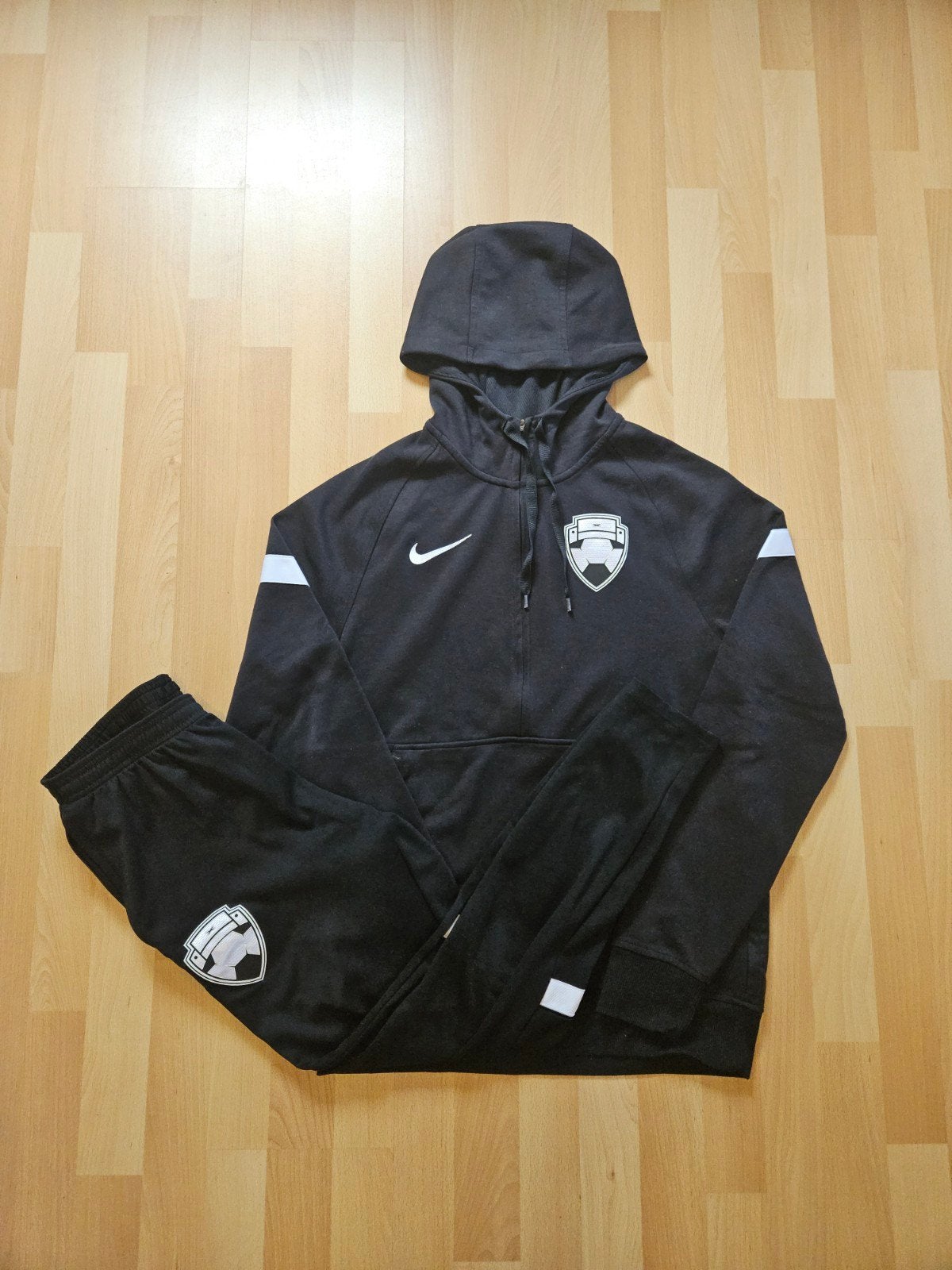 Nike Bankzitters trainingspak maat S, Kleding | Heren, Sportkleding, Zwart, Nike, Ophalen of Verzenden, Gedragen