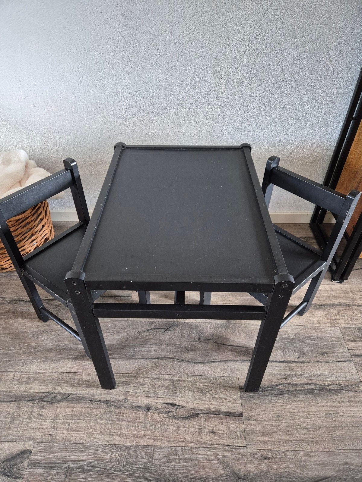 Zwart kindertafel met twee stoeltjes, Ophalen, Gebruikt, Tafel(s) en Stoel(en)