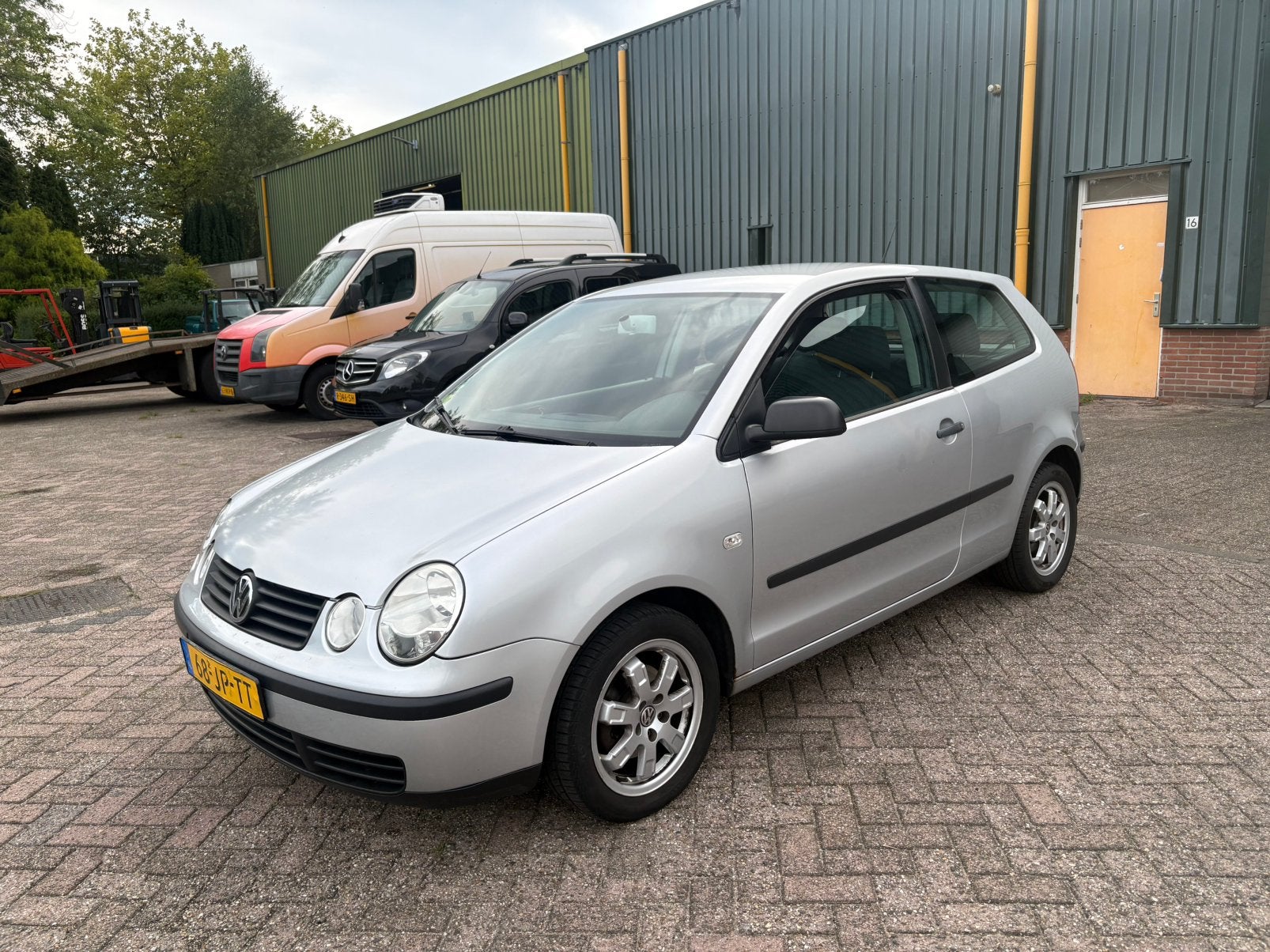 Volkswagen polo 1.4 16v Nieuwe APK/ Airco/NAP✅, Voorwielaandrijving, Zwart, 4 cilinders, Origineel Nederlands