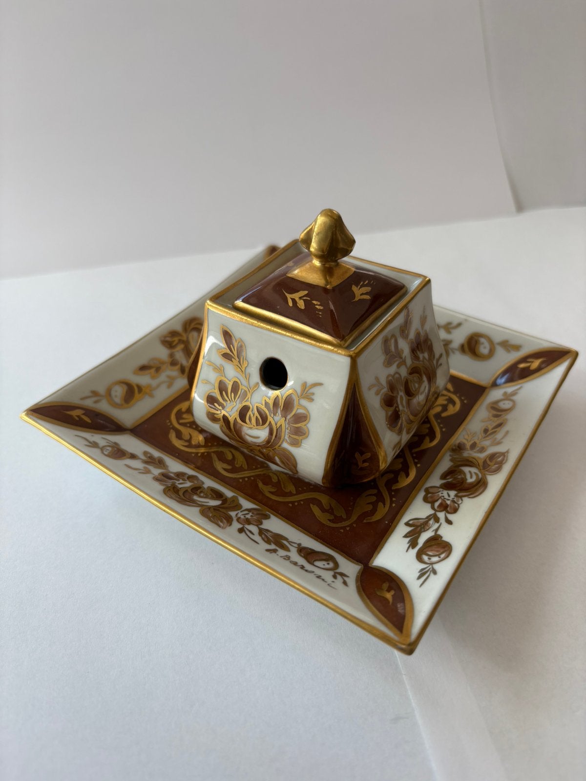 Porseleinen Limoges potje, Ophalen