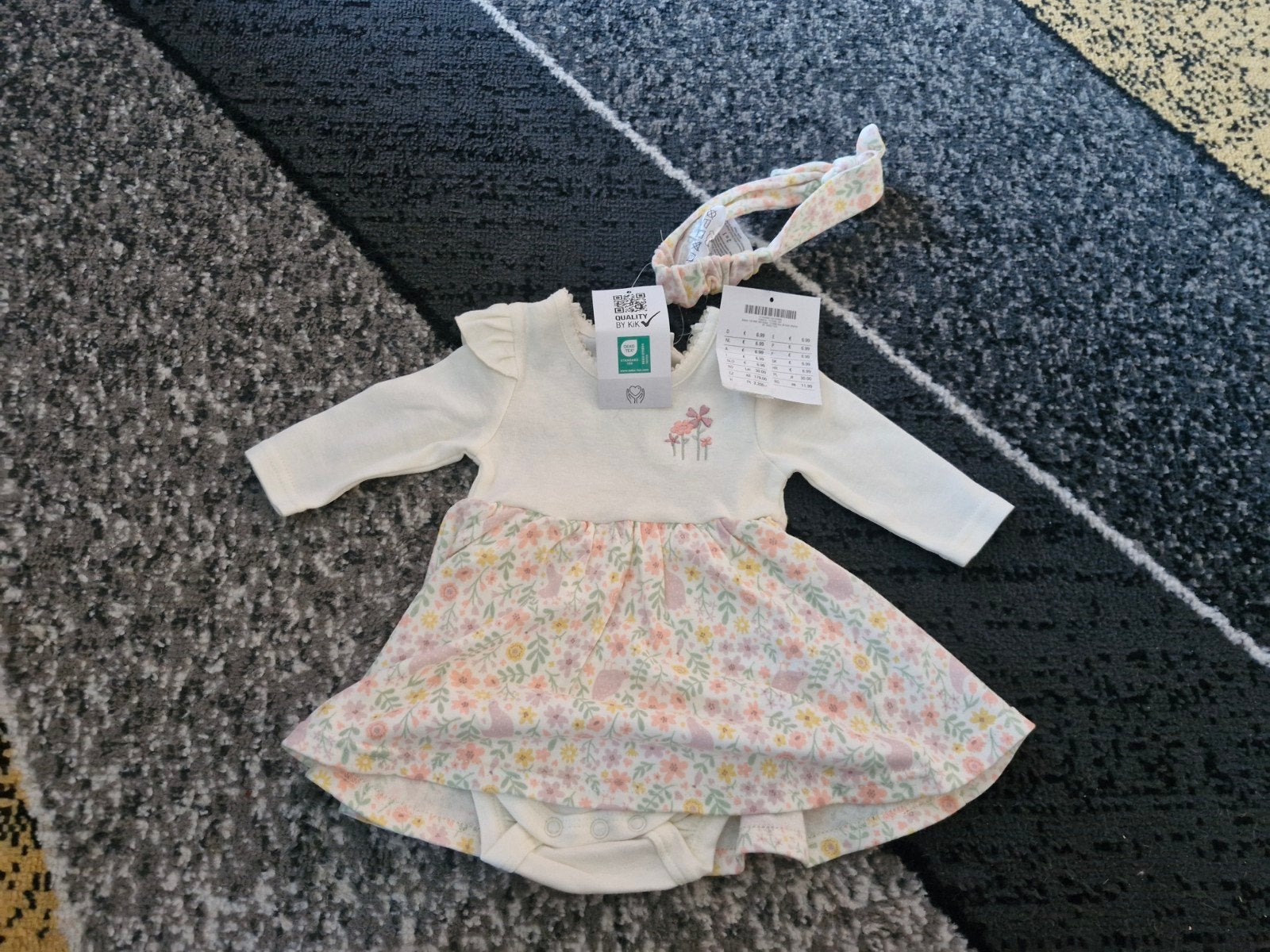 Fleurige crèmekleurig jurkje met romper maat 56, Kinderen en Baby's, Babykleding | Maat 62, Meisje, Jurkje of Rokje, Onbekend
