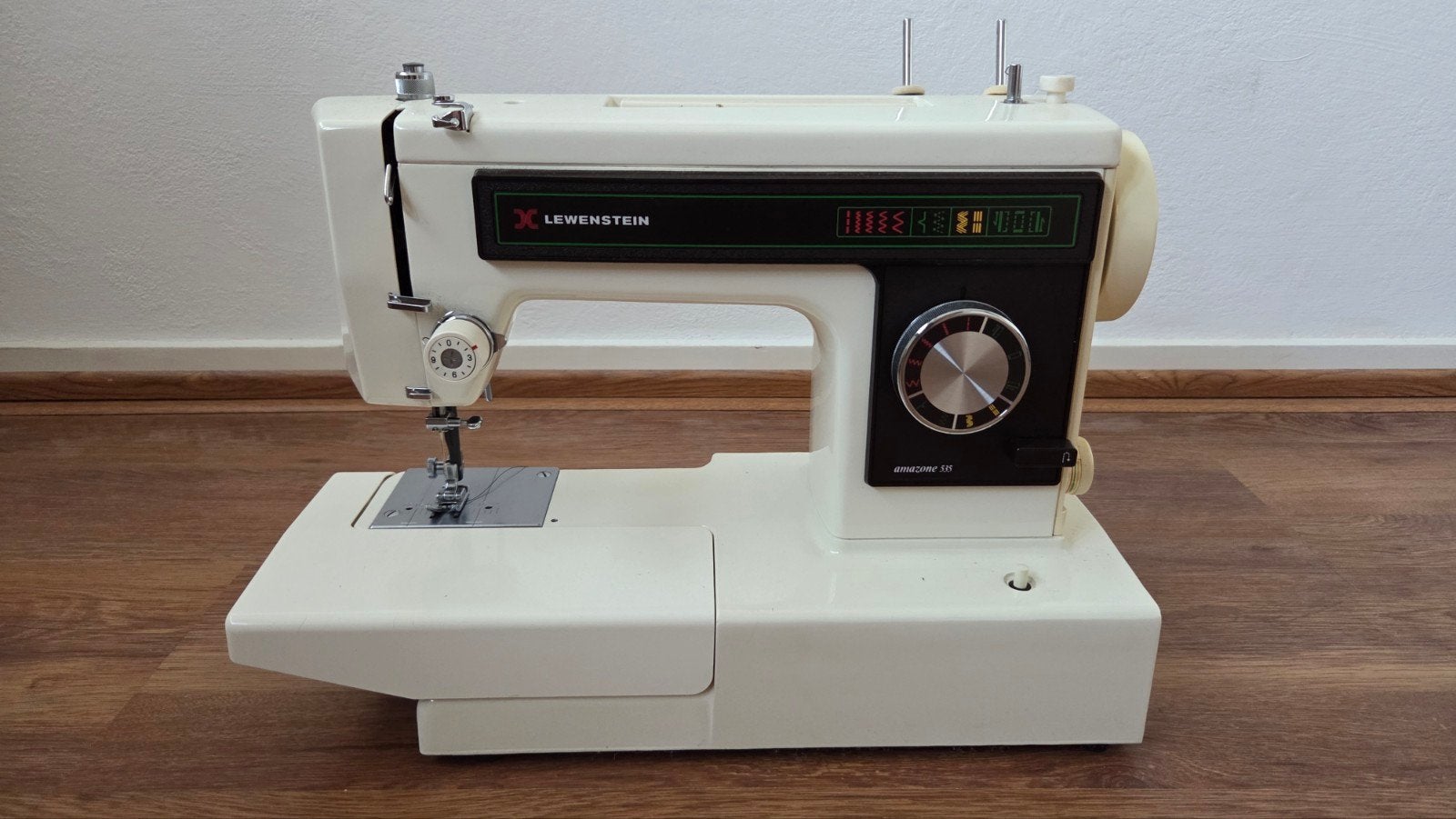 Lewenstein Amazone 535 incl tas en accessoires, Ophalen, Naaimachine, Overige merken