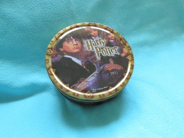 Rond koekblik Harry Potter uit 2001, Ophalen of Verzenden, Zo goed als nieuw, Gebruiksvoorwerp