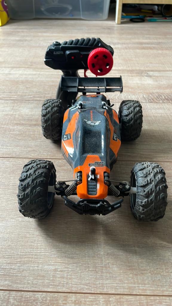 Bestuurbare auto - Klaar voor actie!, Hobby en Vrije tijd, Modelbouw | Radiografisch | Auto's, Elektro, Gebruikt, Auto offroad