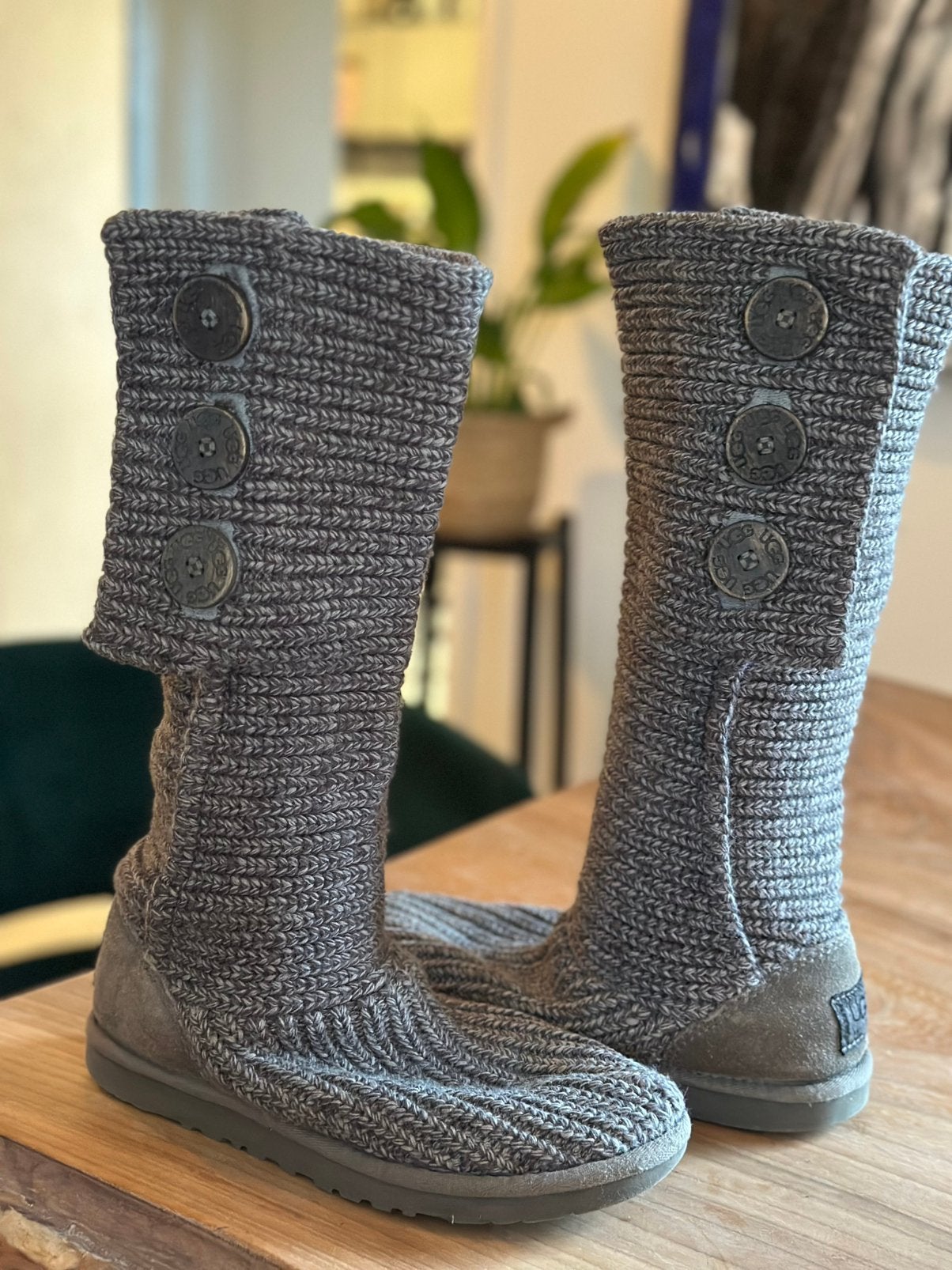 Nette staat, prachtige stoffen UGG laarzen hoog model 37, Kleding | Dames, Schoenen, Hoge laarzen, Ophalen of Verzenden, Grijs