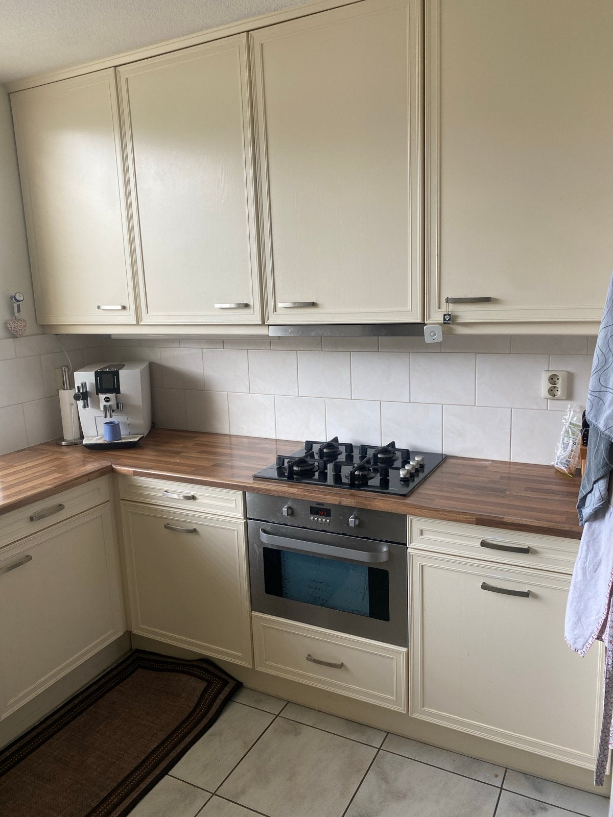 Complete hoekkeuken met Siemens oven en Zanussi kookplaat, Huis en Inrichting, Gebruikt, Hoekkeuken, Ophalen of Verzenden, Kunststof