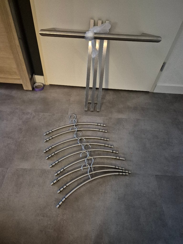 Kapstok met kledinghangers zgan, Zo goed als nieuw, 150 tot 200 cm, Hout, Ophalen