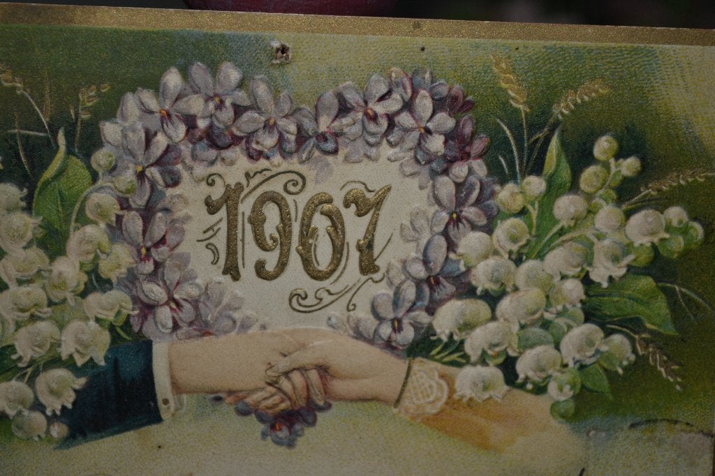 frankrijk 1910 relief handen lelietjes van dalen  viooltjes, Ophalen of Verzenden, Voor 1920, Gelopen, Sterren en Beroemdheden