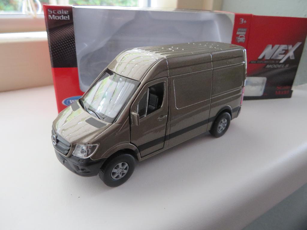 Welly Mercedes Sprinter Panel van, Ophalen of Verzenden, Nieuw, Auto, Overige merken