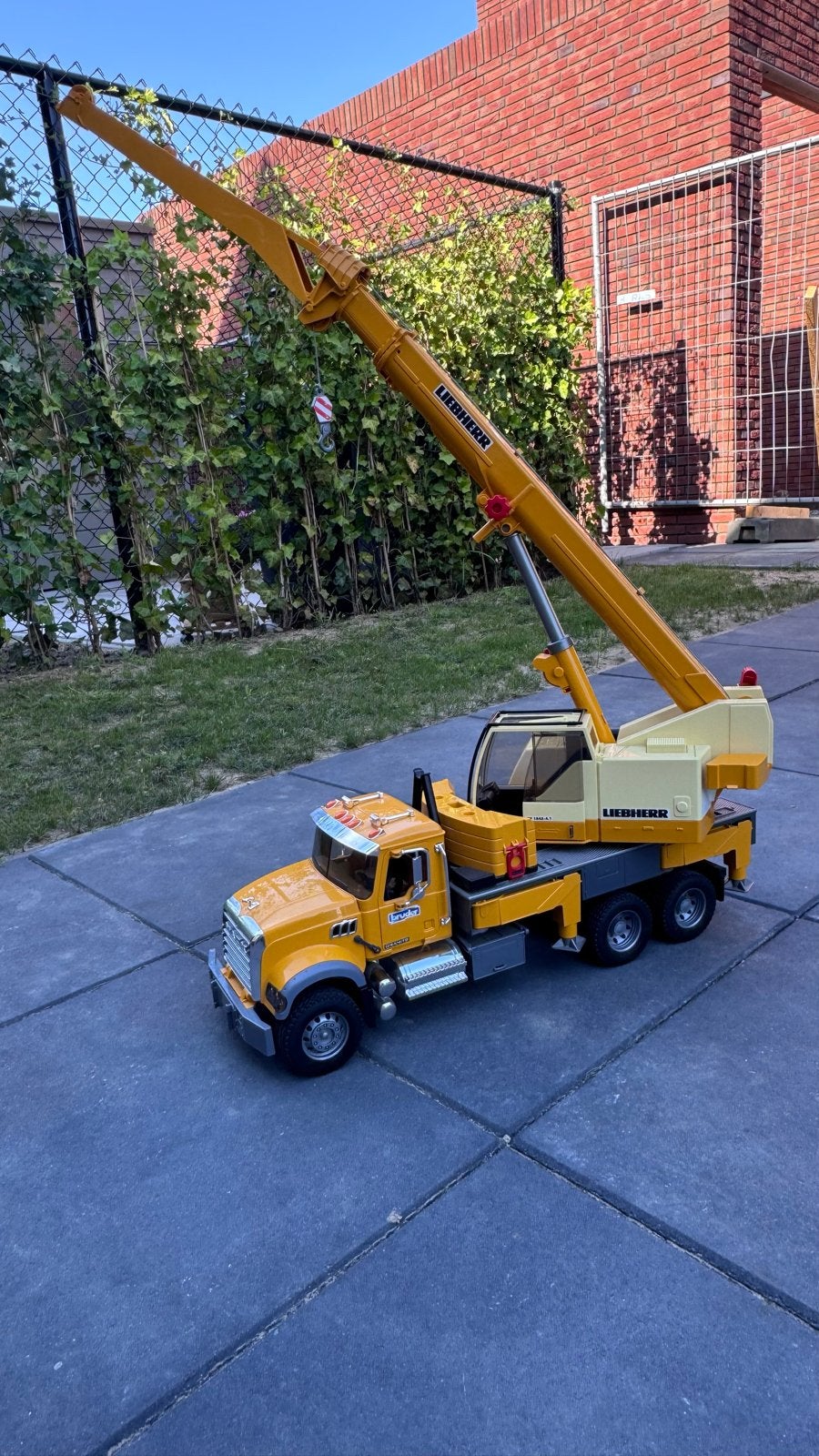 Bruder Liebherr Uitschuifbare Speelgoed Hijskraan, Ophalen of Verzenden, Zo goed als nieuw