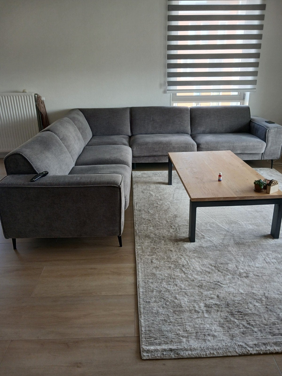 Comfortabele grijze hoekbankstel - Zo goed als nieuw, Huis en Inrichting, Banken | Bankstellen, Ophalen, Gebruikt, Hoekbank, 75 tot 100 cm