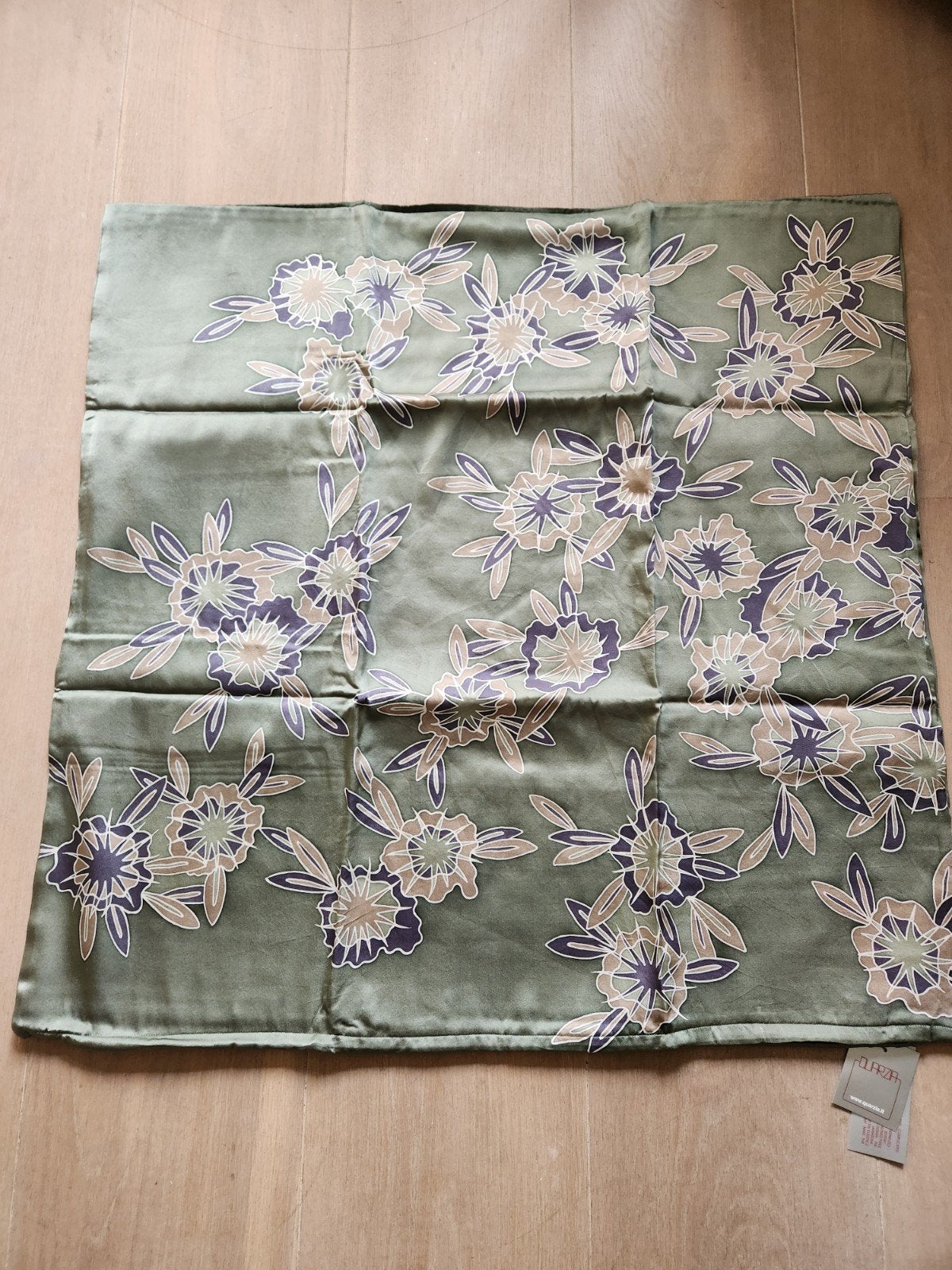 Quarzia - zijden kussenhoes - 80x80 - Spicky Flow, Huis en Inrichting, Overige merken, Met print, Nieuw, Ophalen of Verzenden