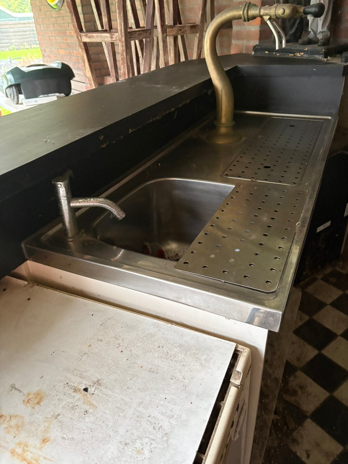 Biertap installatie met bar en glazenkast, Ophalen, Gebruikt, Overige merken
