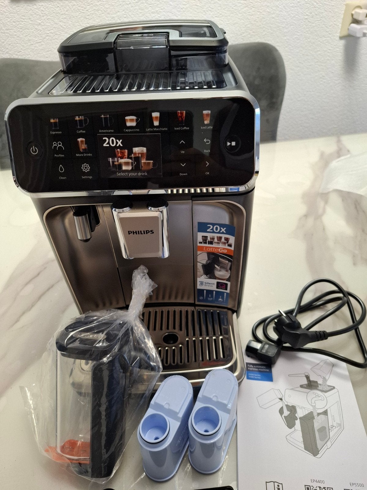 Philips EP5500 Espressomachine LatteGo, Witgoed en Apparatuur, Ophalen, Espresso apparaat, 10 kopjes of meer, Zo goed als nieuw