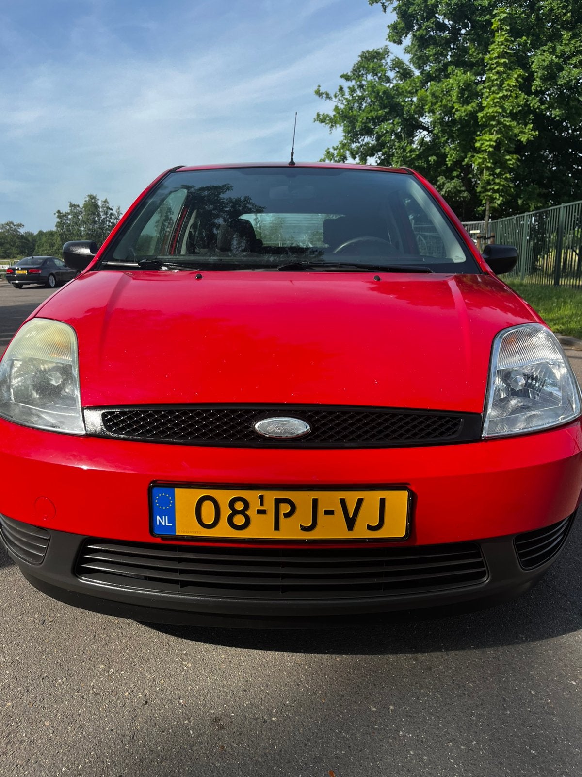Ford Fiësta 1.3 8V 3DR 2004 Rood, Auto's, 1299 cc, 40 €/maand, 4 cilinders, Origineel Nederlands