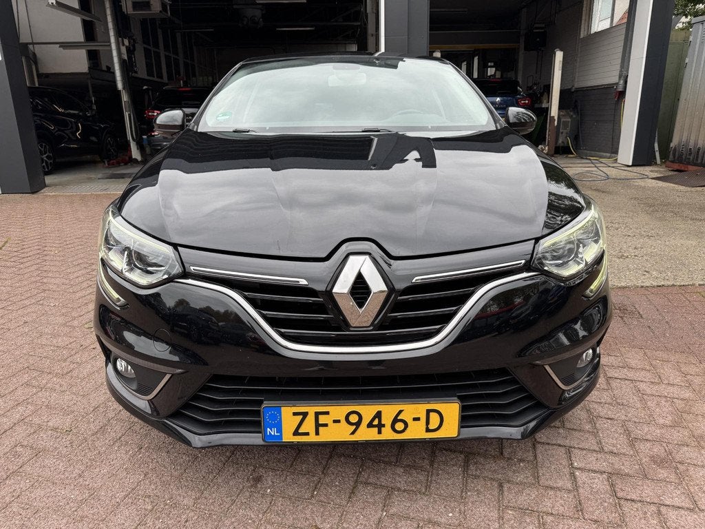Renault Mégane 1.3 TCe 130pk Limited, Voorwielaandrijving, Stof, Euro 6, 4 cilinders