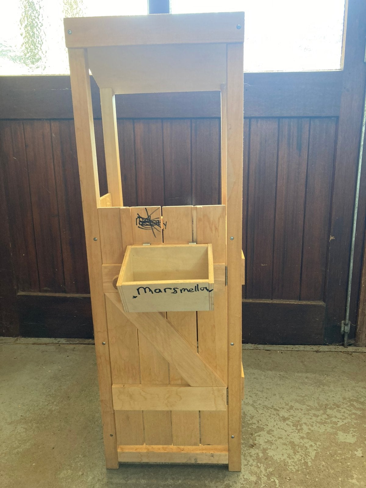 Hobby horse stal, Ophalen, Zo goed als nieuw, Hout, Overige typen