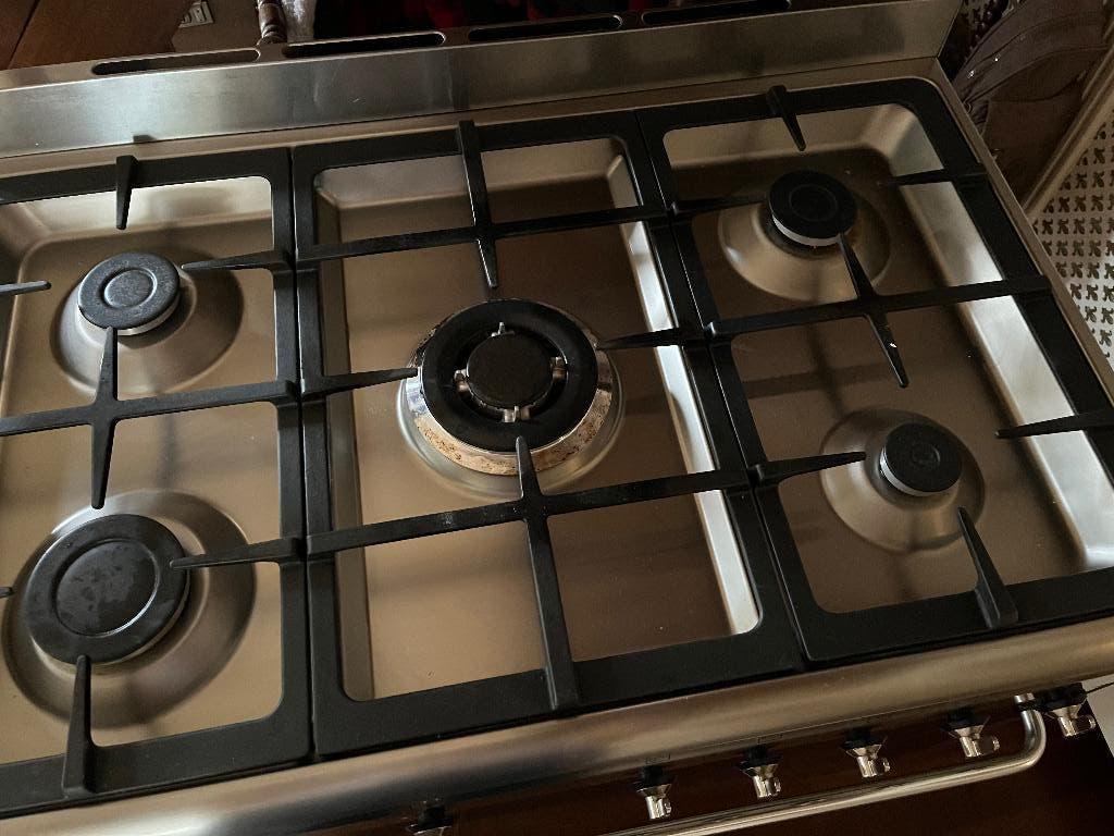 SMEG 5 pits gasfornuis 90 cm, Witgoed en Apparatuur, Fornuizen, Ophalen, Gebruikt, 60 cm of meer, Gas