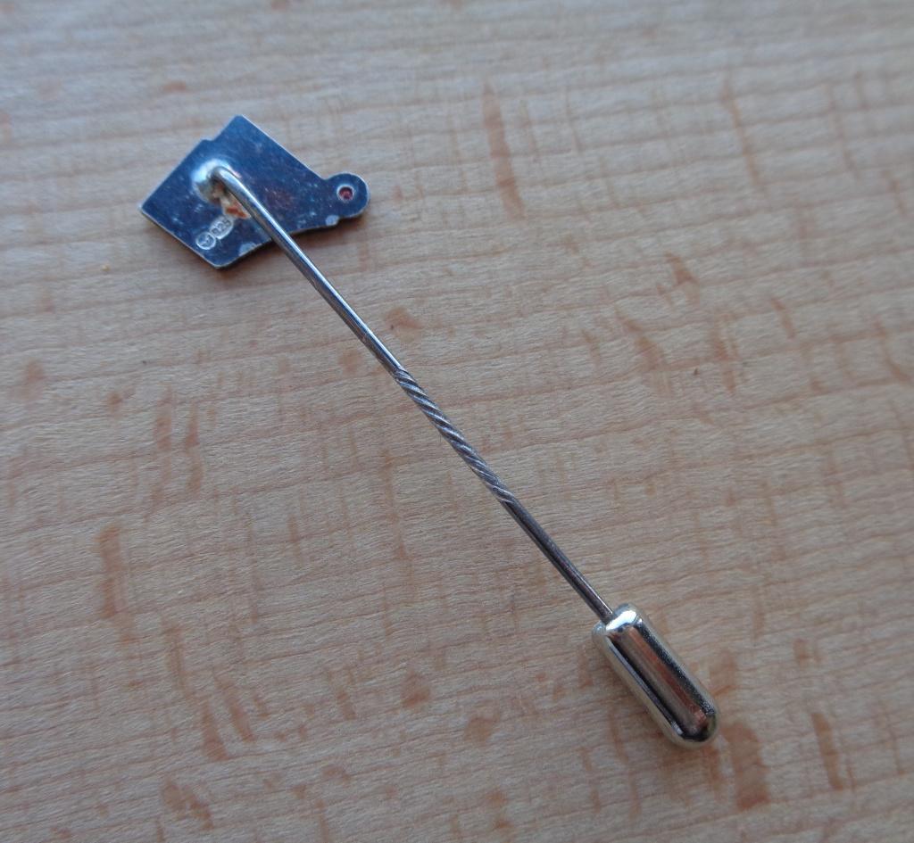zilveren pinspeld FNV met robijn [131], Verzamelen, Speldjes, Pins en Buttons, Verzenden, Zo goed als nieuw, Overige onderwerpen