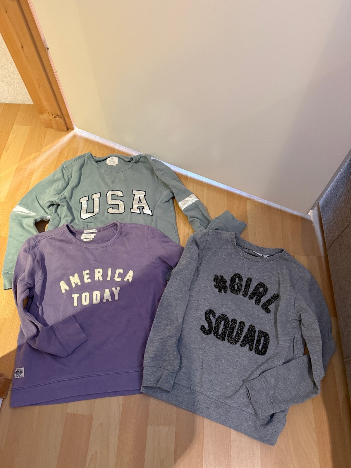3 Truien voor kinderen - America Today, USA, Girl Squad, Ophalen of Verzenden, Gebruikt, Maat 134