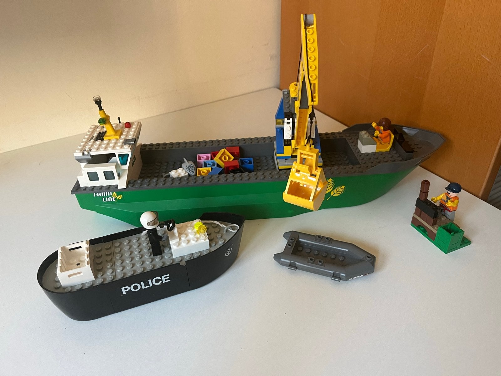 Lego City Vrachtschip met politieboot en accessoires, Lego, Ophalen of Verzenden, Inclusief accessoires, Complete set