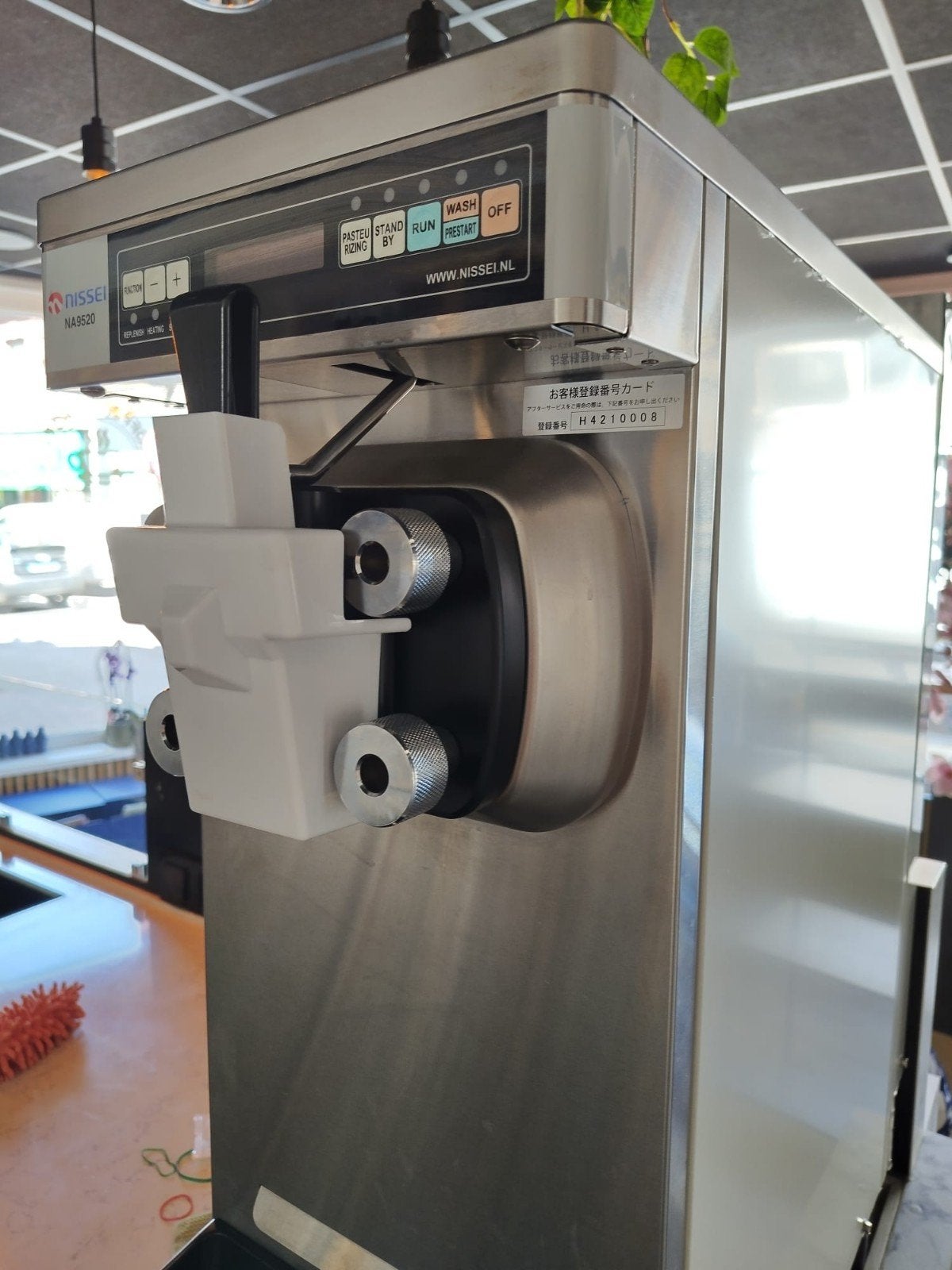 Nissei NA9520 Softijsmachine - Nieuw met garantie, Zakelijke goederen, Horeca | Keukenapparatuur, Ophalen of Verzenden
