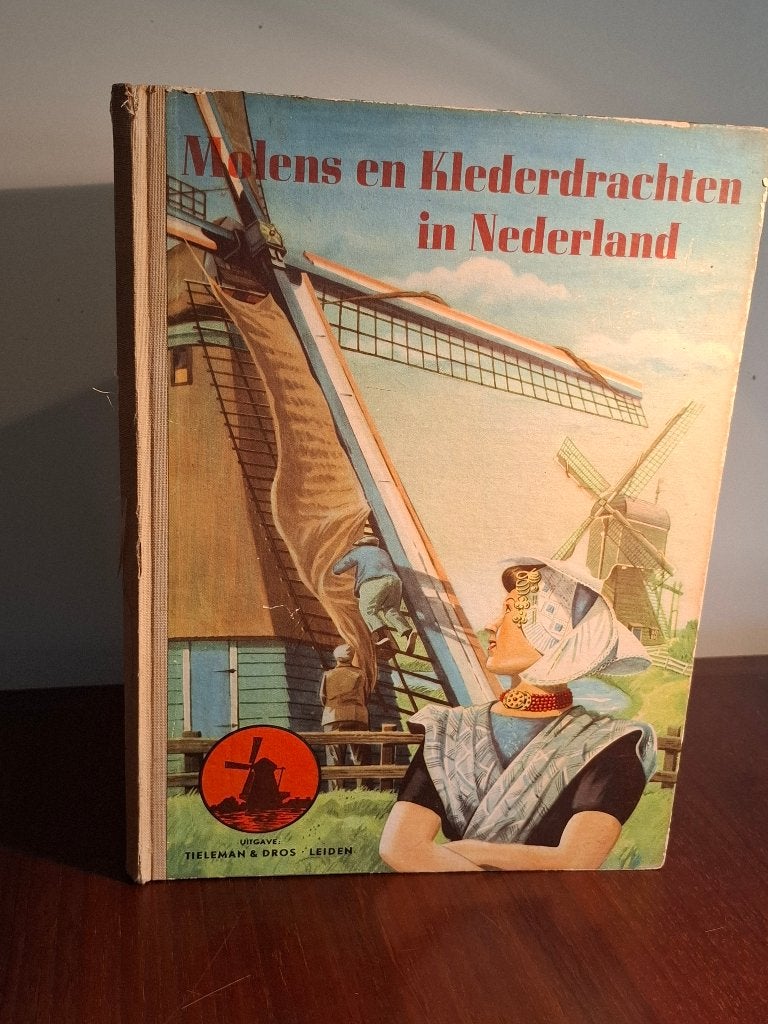 Plaatjesboek - Molens en Klededrachten (1951), Boeken, Ophalen of Verzenden, Gelezen, Diverse auteurs, Plaatjesalbum