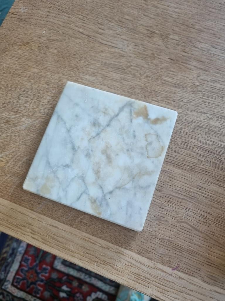 Marmeren onderzetters / tegeltjes (gratis), Huis en Inrichting, Woonaccessoires | Onderzetters, Ophalen, Gebruikt, Glas of Kopje