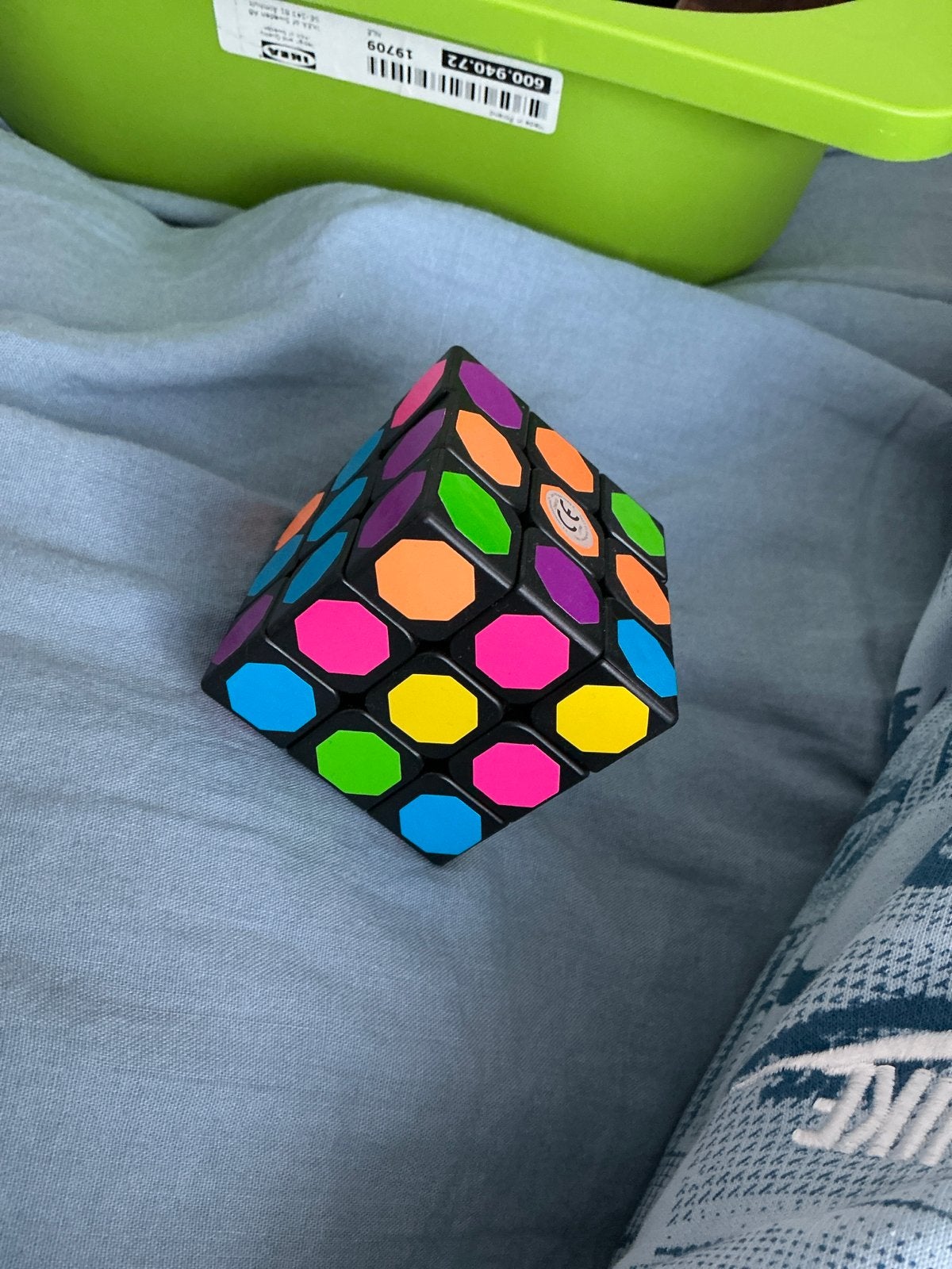 Rubik's Cube met uniek geode-achtig ontwerp, Kinderen en Baby's, Ophalen of Verzenden, Zo goed als nieuw, Jongen of Meisje