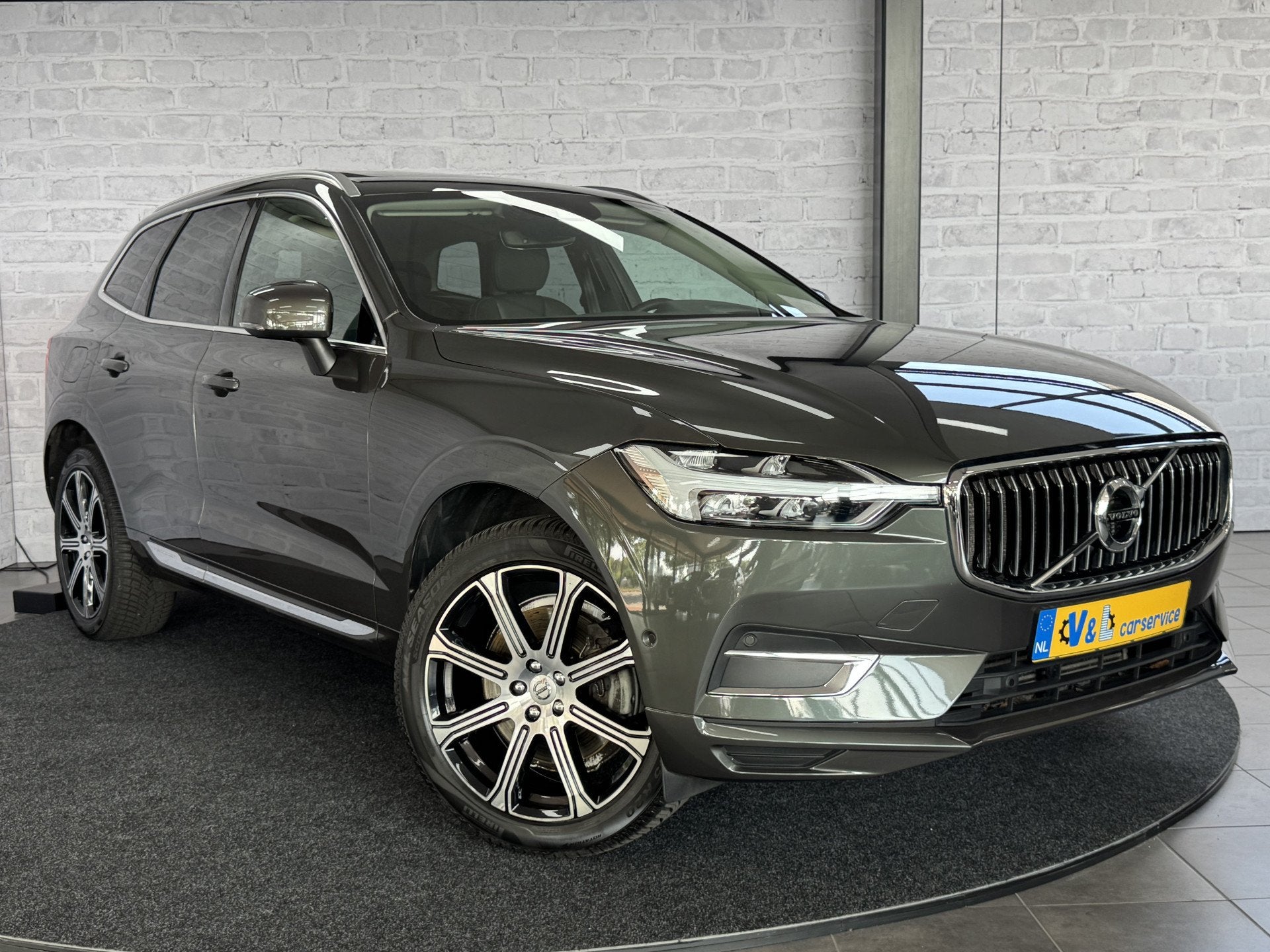 Volvo XC60 2.0 T5 Inscription Pano HUD Pilot Assist Trekhaak, Gebruikt, 4 cilinders, Bedrijf, XC60