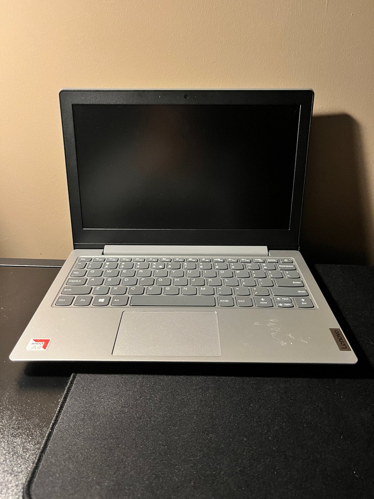 Lenovo IdeaPad Slim 1-11AST-05 Laptop - AMD A4 - Gebruikt, Computers en Software, Gebruikt, Qwerty, Ophalen of Verzenden, SSD