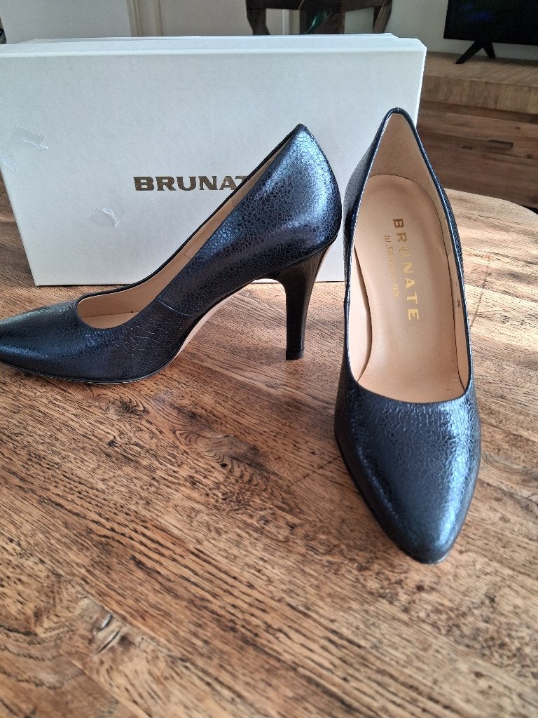 Donker blauwe pumps, nieuw, Pumps, Blauw, Nieuw, Ophalen of Verzenden