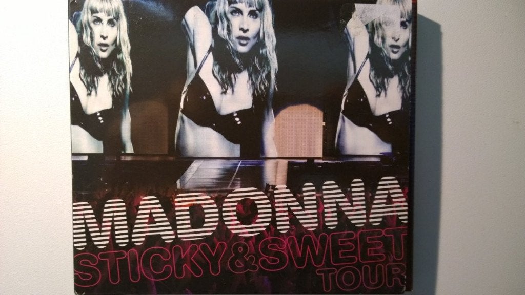 Madonna - Sticky & Sweet Tour (CD + DVD), Inclusief DVD, Pop, Ophalen of Verzenden, Zo goed als nieuw