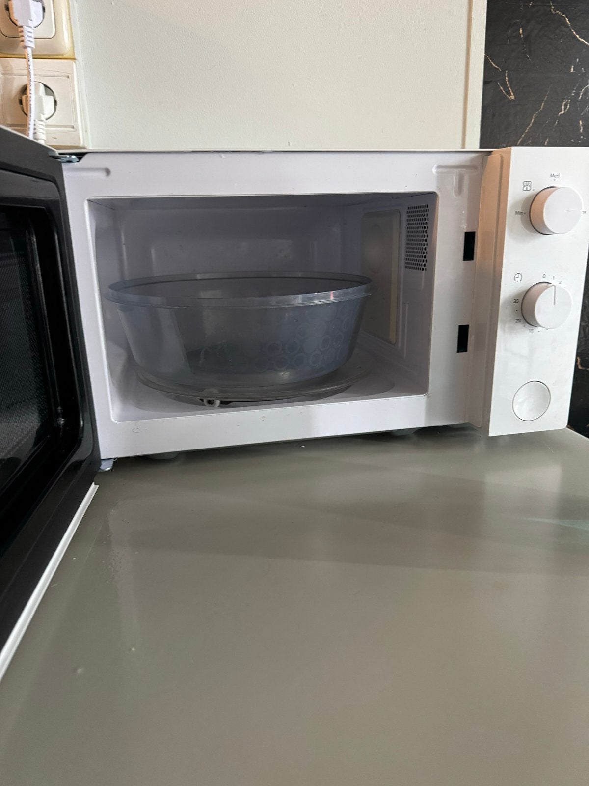 Zo goed als nieuwe vrijstaande magnetron, Witgoed en Apparatuur, Magnetrons, Ophalen of Verzenden, Draaiplateau, Magnetron, Zo goed als nieuw