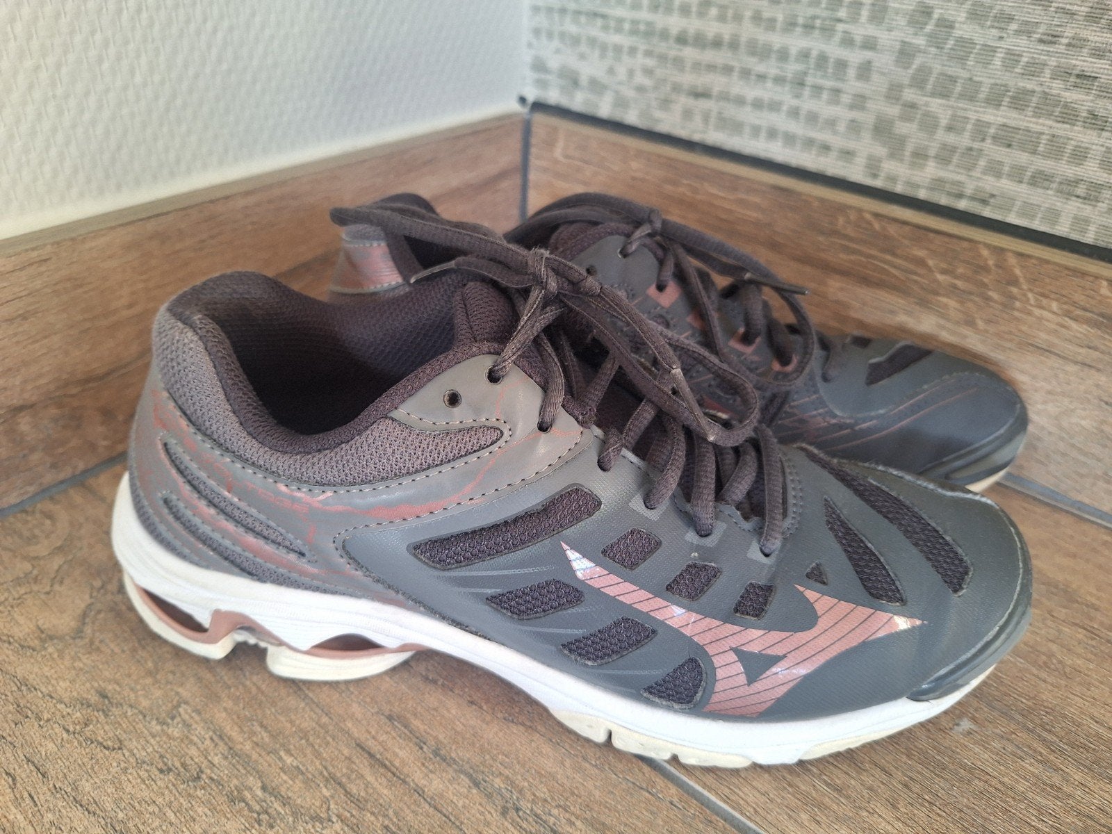 zgan Mizuno handbalschoenen dames / meisjes maat 38,5., Sport en Fitness, Ophalen of Verzenden, Zo goed als nieuw, Schoenen