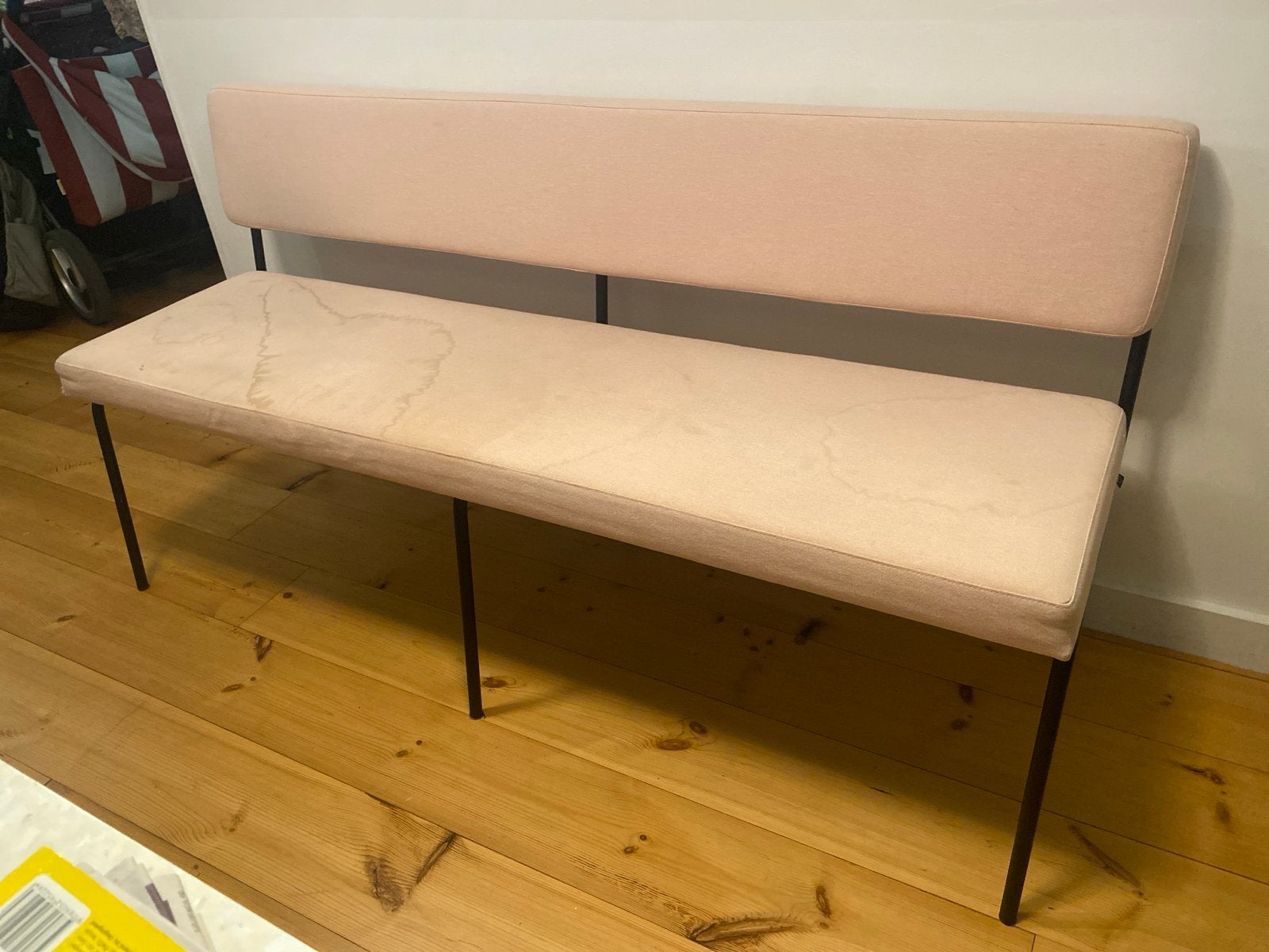 Fest Amsterdam - Roze bankje met metalen onderstel, Ophalen, Gebruikt, 150 tot 200 cm, Driepersoons