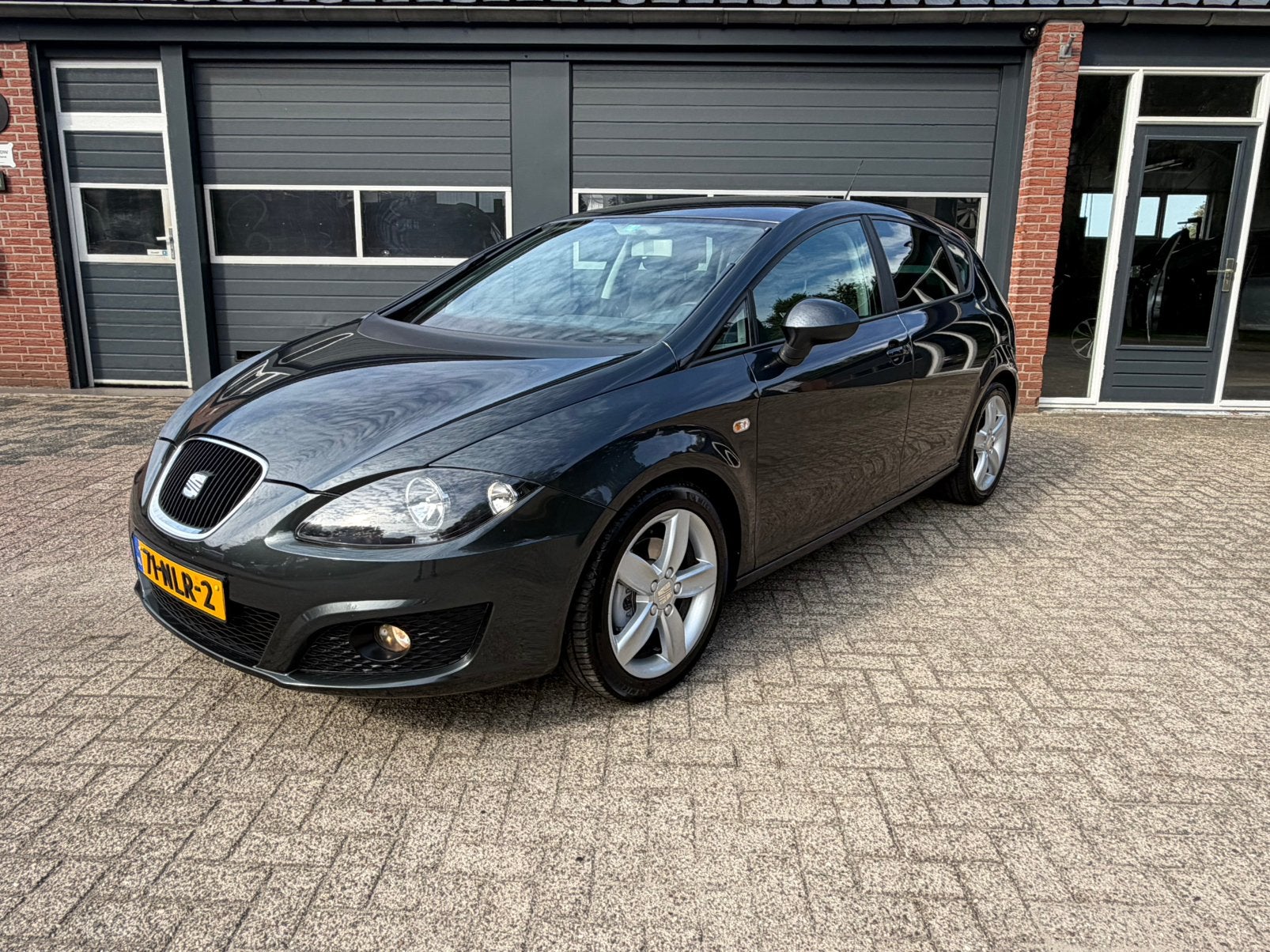 Seat Leon 1.4 TSI STYLE 92KW 2010 Grijs 17”|TREKHAAK|CRUISE, Zwart, 4 cilinders, Leon, Traction-control