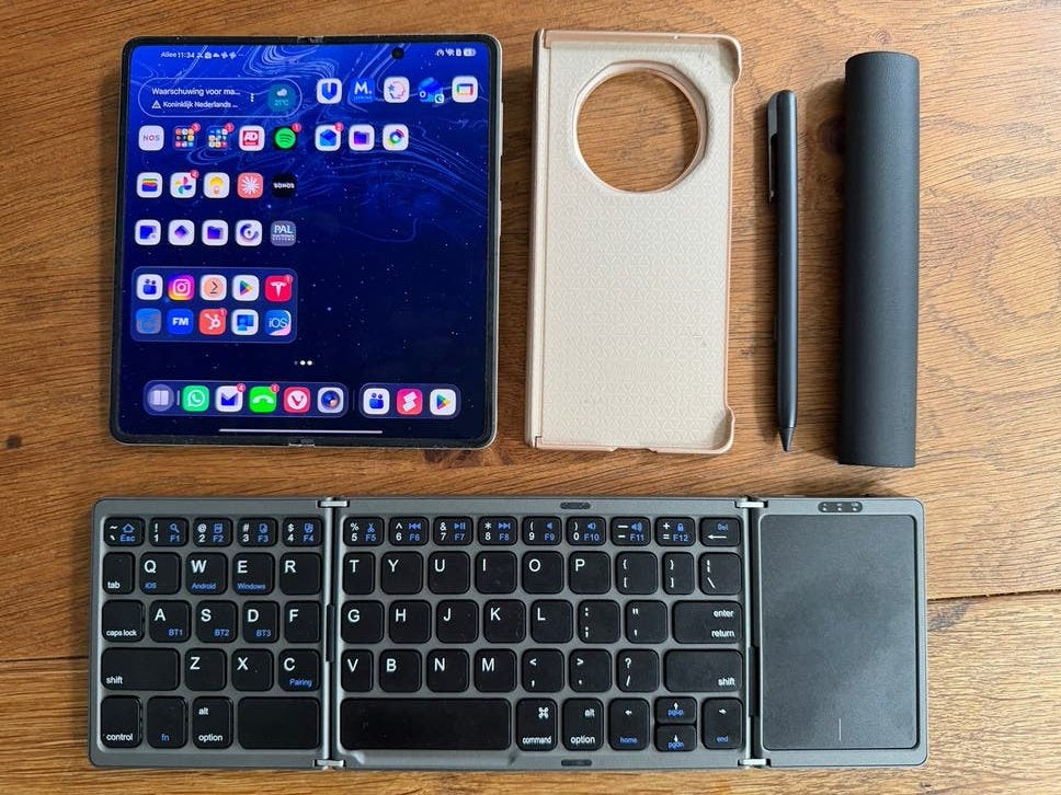 Honor Magic V5 fold met factuur,  BT keyboard,  stylo, Telecommunicatie, Ophalen, Inklapmodel, Zo goed als nieuw, Zonder simlock