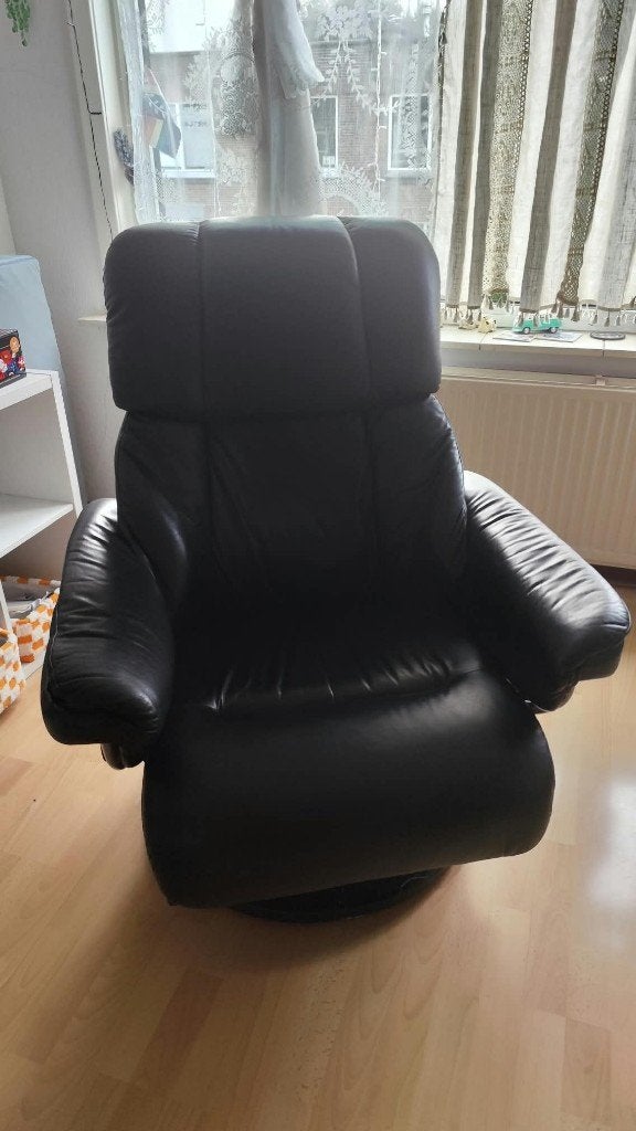 Zwarte relaxfauteuil - black armchair