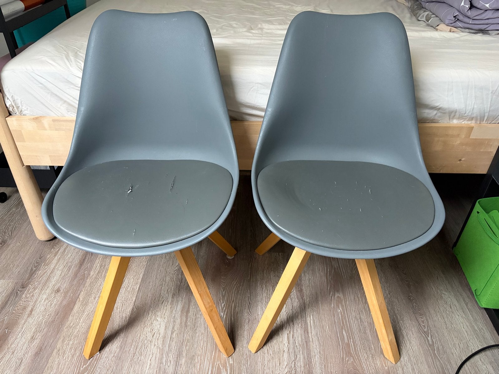 2 Leen Bakker Senja eetkamerstoelen - donkergrijze, Ophalen, Twee, Zo goed als nieuw, Stof