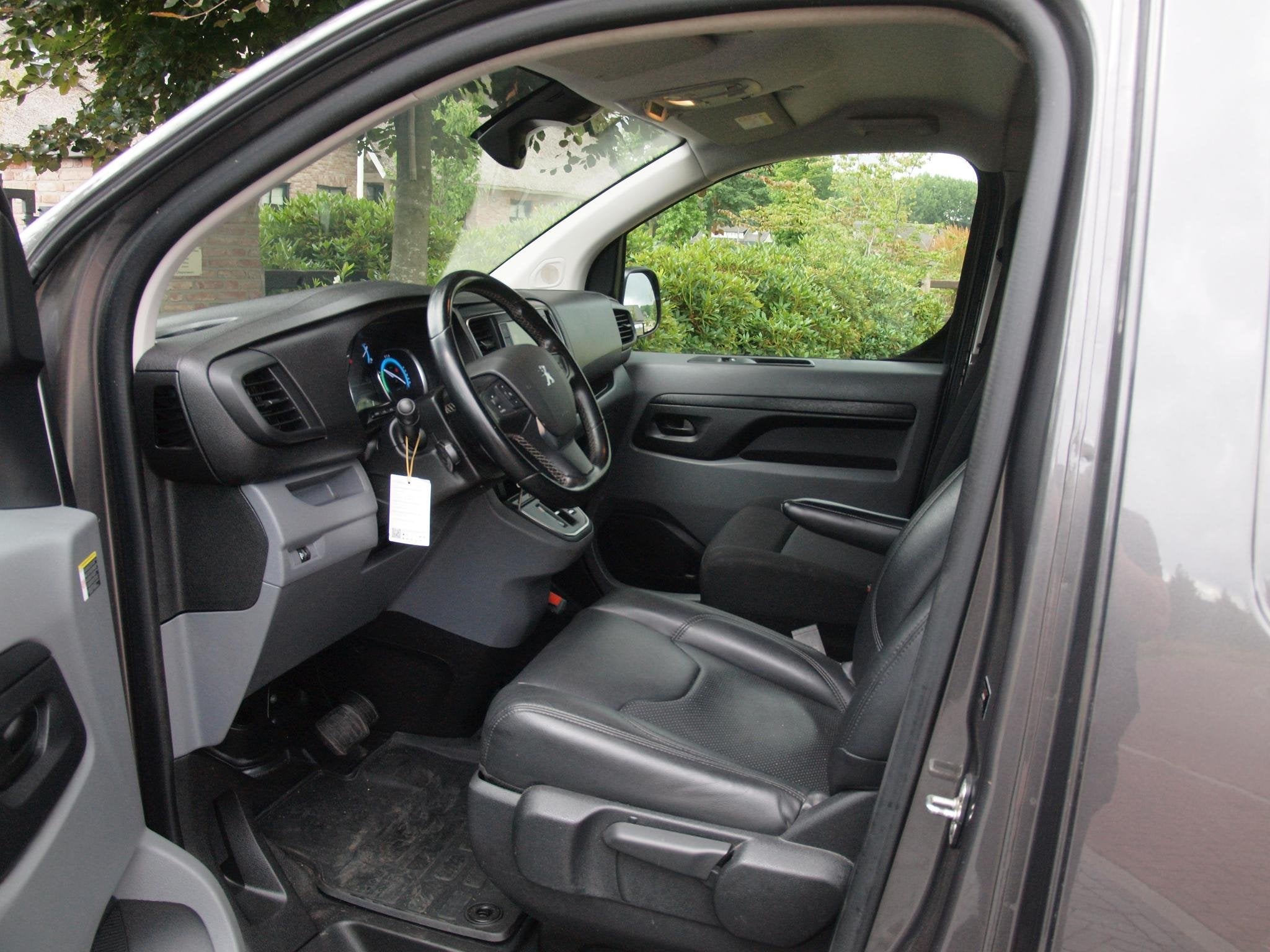 Peugeot e-Expert Standard Premium 75 kWh | Side bars | Apple, Gebruikt, Zwart, Origineel Nederlands, 75 kWh