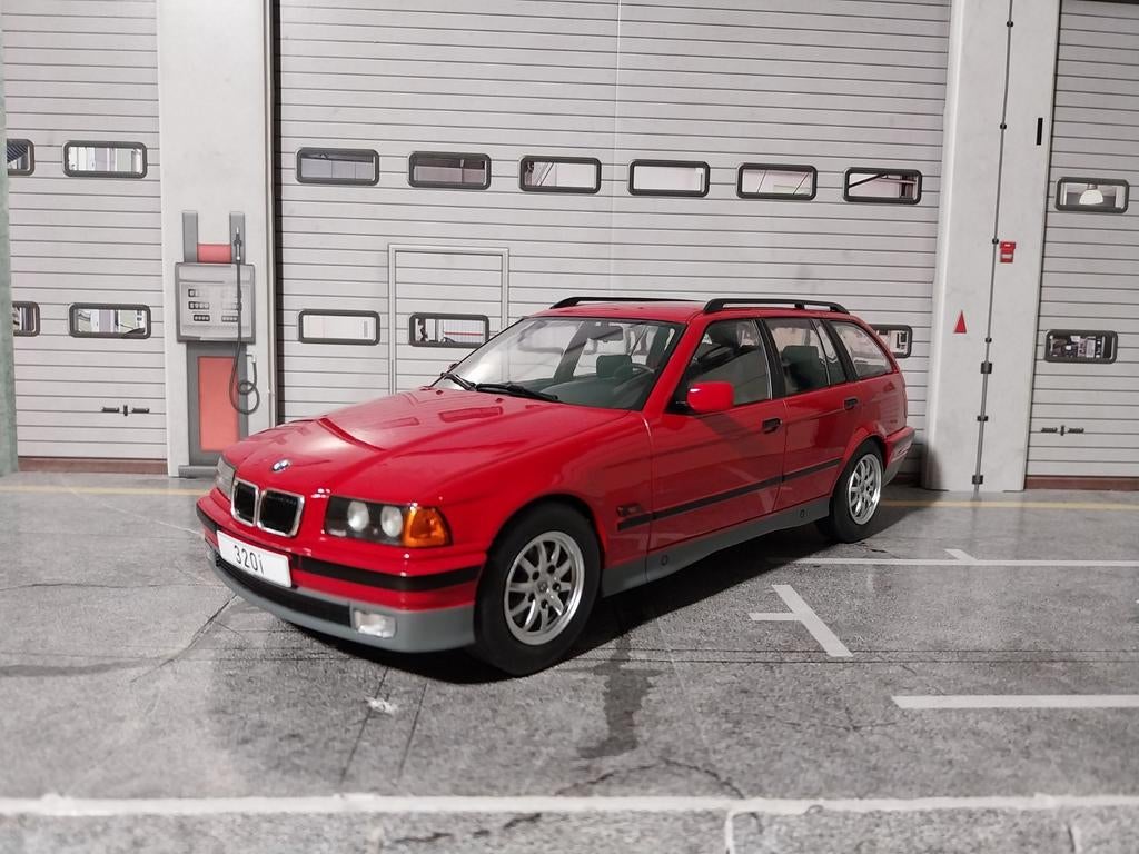 NIEUW in de doos Bmw 3 serie E36 touring, Hobby en Vrije tijd, Modelauto's | 1:18, Ophalen of Verzenden, Nieuw, Auto, Overige merken